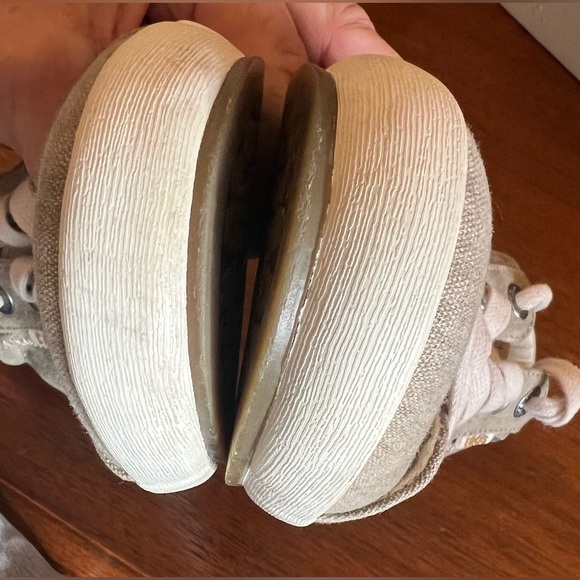 Taos Star Retro Shoe Women 8.5
Brown Canvas Lace Up Arch Support Walking Sneaker - Picture 6 of 14